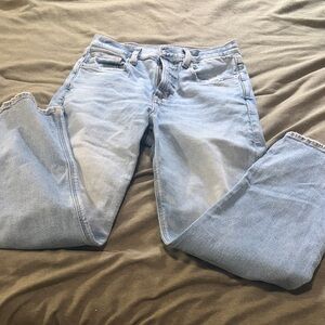 American Eagle highway rise 90s boyfriend jeans 
Size 4 short